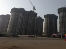 和泰馨和园 全新毛坯房 干干净净没有住人