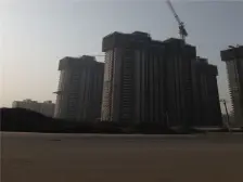 雁滩地铁口和泰鑫和园.四居室视野开阔.河景房