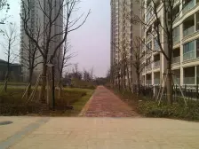 本房为一楼的带院子花园,经典的四房,有需要可以先看房