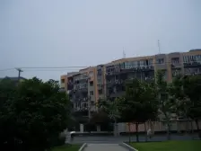 新上精装修+次顶楼+全屋地暖+进出方便+近地铁