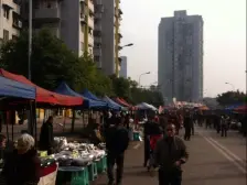 小区绿化环境好,生活物资购买方便 ,低总价