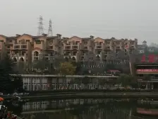 汽博商圈 果塘湖畔 精装下叠 带车位 带花园 拎包入住