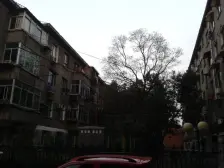 交通便利,南北朝向,车位充足。