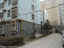 二七万达旁,5/7号线地铁口,低楼层,南北朝向3房