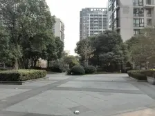 三期中间位置电梯复式,五房赠露台,可拎包住