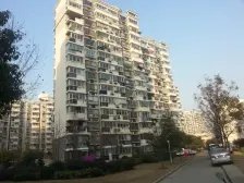 采光很好,诚意出售,套内使用面积大,适合老人居住