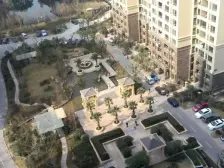 近地铁,南北通透,电梯房,小区中心位置,三房朝南,采光充足