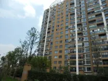 小区中心位置,主卧朝南,居家装修,采光充足