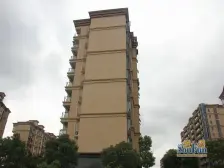 新上三室二卫 婚房装修 有车位 09年商品房 满五年 诚售