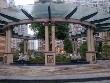 东外滩新上商品房,2003年竣工,一楼带院子。