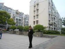 电梯顶楼复式,楼上层高正常,位置好,视野很开阔