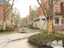 此房联排边间套,户型方正,低密度,诚意出售