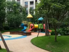 南区精装洋房,,住家精装,可以拎包入住。