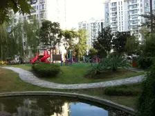 总价超低三房,附赠超大地下室,沿河景观,可开院子