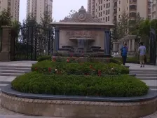 地铁口 格林小镇 三室 精装修 随时看房 无遮挡