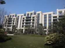 带南北花园约200㎡,采光好,安静位置,诚意出售