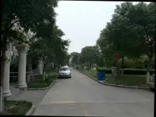 新上两房边套带大阁楼,商品房小区,门口位置,满五年,南北通透