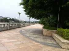 翡翠蓝湾 毛坯两房 证够五年唯一 户型方正