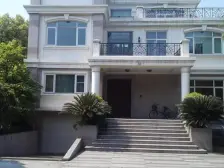 得房率高,独栋别墅,居家装修,繁华地段,客厅带阳台