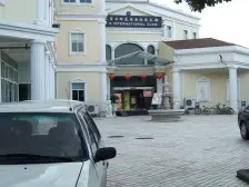 繁华地段,采光充足,独栋别墅,主卧朝南,客厅朝南,近地铁,房型正气