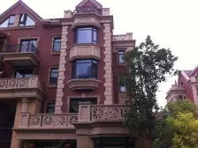 欧式精装,下叠边套别墅,户型通透,采光好,临河景观