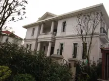 此房满五年税费低+边套花园+干挂石材外立面法式风格