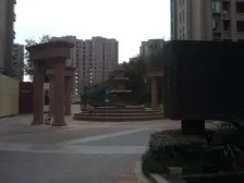 20年次新房,南北通透小叁房,豪装带地暖,中心位置