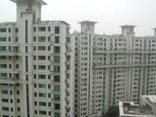 2006年两梯三户南北通全明户型背靠黄埔江近地铁