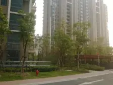 满五年,税费各付,距离地铁站近、采光好,东西厅