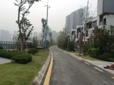 鸳鸯轻轨旁龙湖物业,装修保养好,居家安静方便