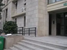 +25平,楼层好,南北三房,纯毛坯。看公园和三件套