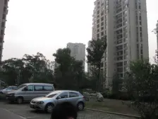 保利品质,精装大四房,小区中间位置,直观小区绿化