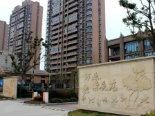 万业B区三开间朝南,中高楼层