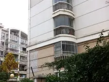 三房双天井 拥有自家花园的房子