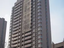 电梯房,大平层,三房朝南,南北通透,近地铁,繁华地段,采光充足,价格好谈