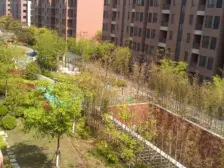 此房得房率高中间楼层南北通透采光通风好