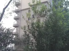 汽博中心 保利高尔夫华庭三房190万