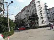 此房满五,南北通透,一梯三户,视野采光好。