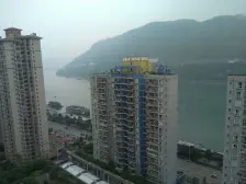 滨江路 世纪滨江三房82万