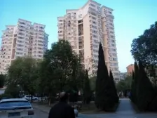 高校住宅小区小区出入方便,临近三号地铁,学校,房东诚心出售