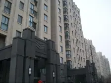 艾维尼小城 两室精装修 位置视野好 业主急售