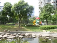 园区湖东 翡翠国际JING 装四室二厅自住保养好.诚心出售