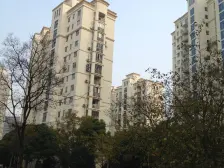 改好的小三房 南北直通 电梯中层 采光无遮挡