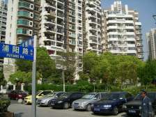 有车位,上下两层超高D房率,业主诚意出售。看房方便。