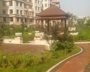 东岸国际二期 电梯洋房 带小院 带阳光房 带车位储藏间