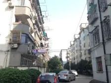 罗秀好楼层,委托小李出售,看房有钥匙,