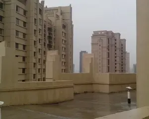 带车位 精装修 大四居 有房本 可按揭