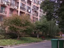 精装-两房南北通-带花园-小区花园位置不靠路-业主诚意出售