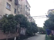 独栋不连排,靠河景观好,有固定车位