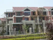 新上房源 看房方便 带大花园 配套齐全